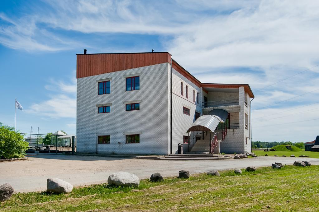 Veskisilla Hotel Türi Exterior foto