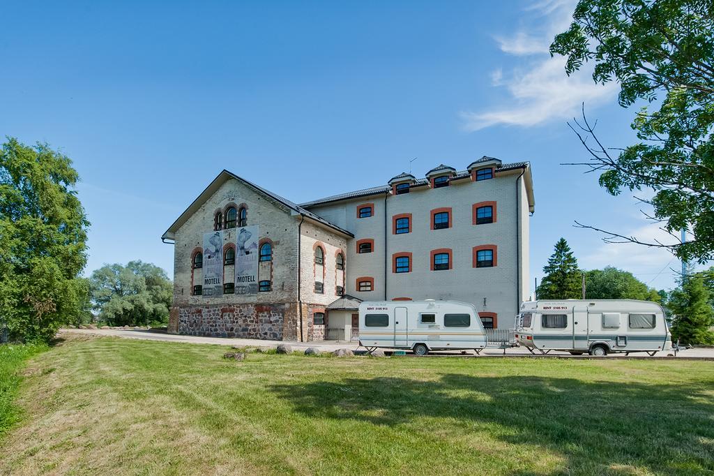 Veskisilla Hotel Türi Exterior foto